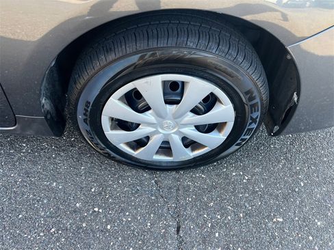 Used 2011 Toyota Corolla LE image 25