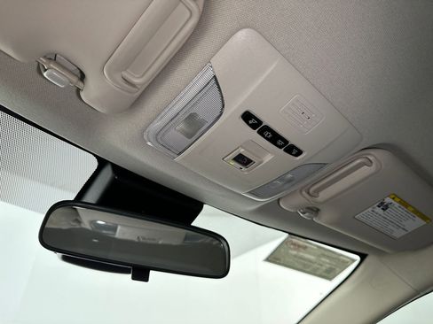Used 2021 Toyota Corolla LE image 16