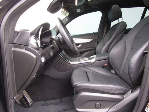 Used 2022 Mercedes-Benz GLC 300 4MATIC image 9