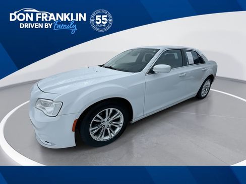 Used 2019 Chrysler 300 Touring w/ Driver Convenience Group image 1