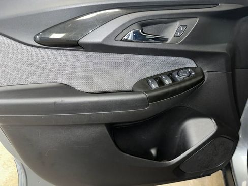 Certified 2023 Chevrolet TrailBlazer LT w/ LPO, Blackout Package image 7