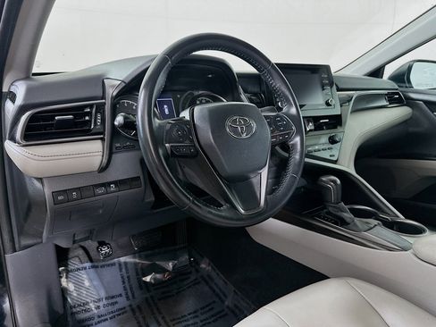 Used 2021 Toyota Camry SE FWD image 9