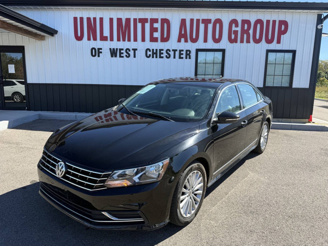 Used 2016 Volkswagen Passat 1.8T SE FWD image 1