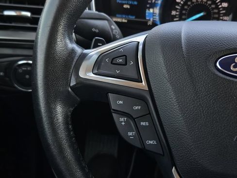 Used 2017 Ford Fusion SE w/ Equipment Group 201A FWD image 22