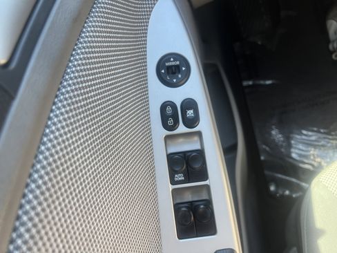 Used 2012 Hyundai Accent GS FWD image 17