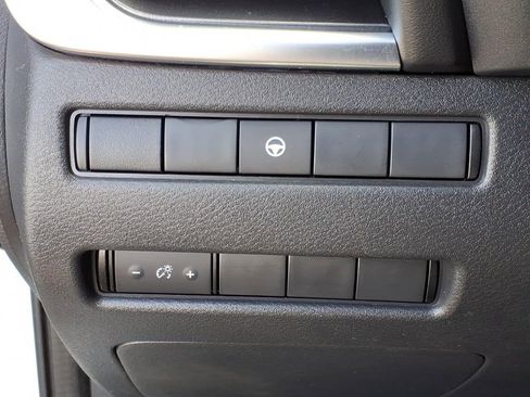 Used 2021 Nissan Rogue SV AWD/4WD image 17