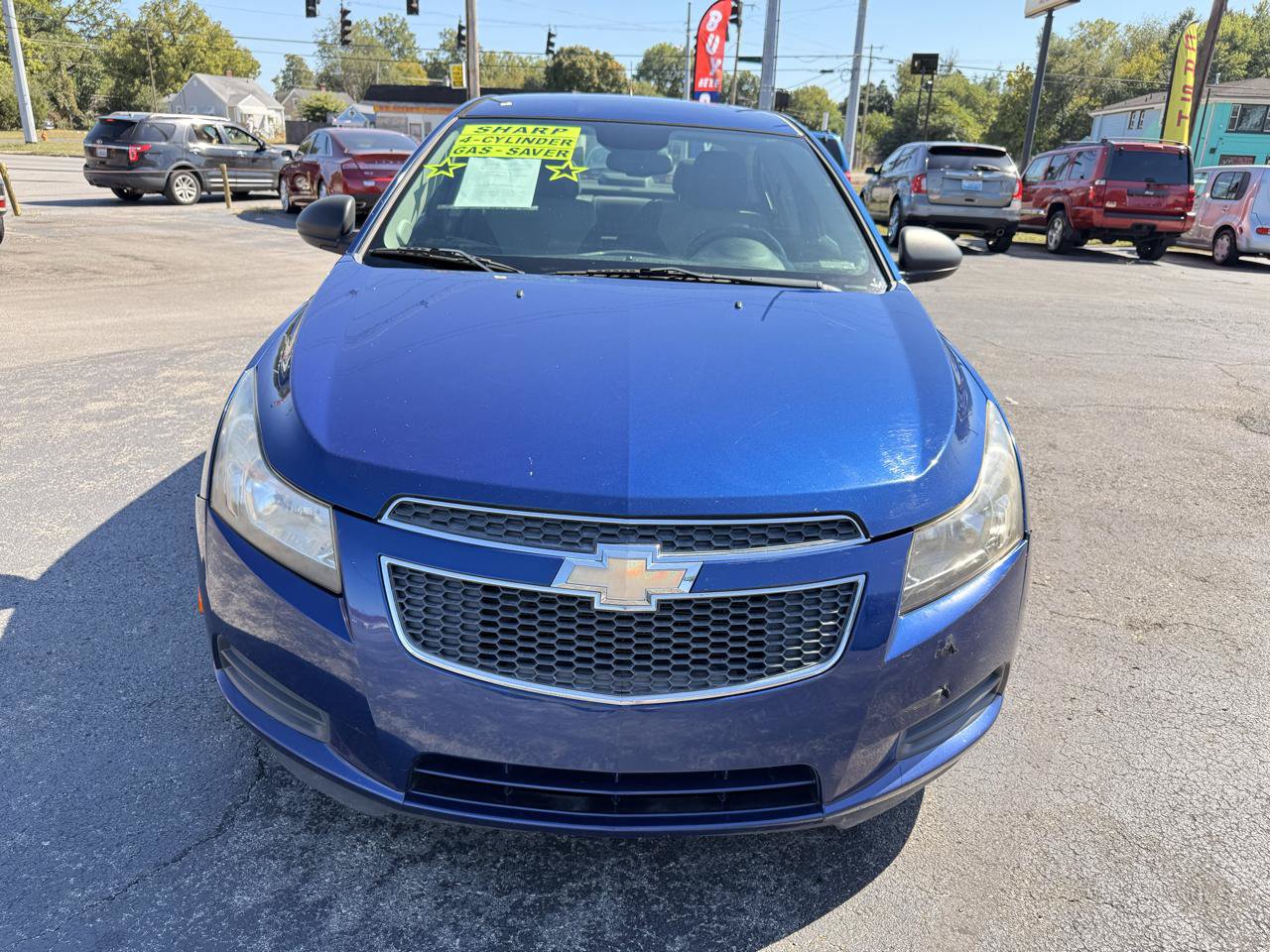 Used 2012 Chevrolet Cruze LS w/ Connectivity Package FWD image 2