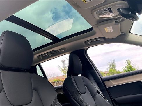 New 2026 Volvo XC90 T8 Plus AWD/4WD image 35