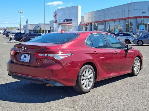 Used 2019 Toyota Camry LE FWD image 7