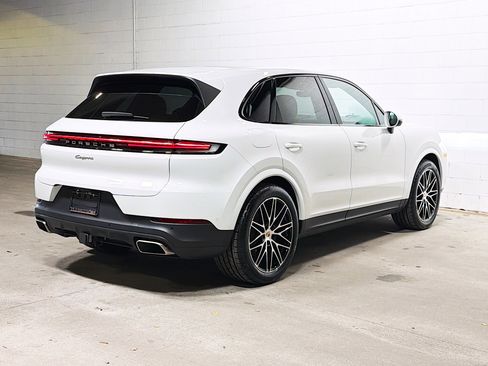 Used 2025 Porsche Cayenne image 7
