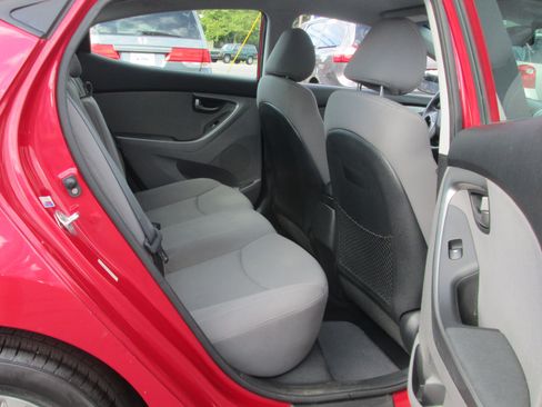 Used 2015 Hyundai Elantra SE w/ Option Group 02 FWD image 13