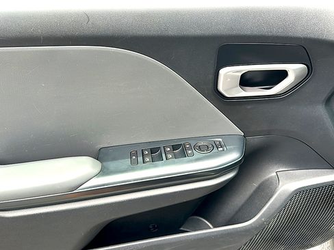 Used 2025 Kia K4 FWD image 16