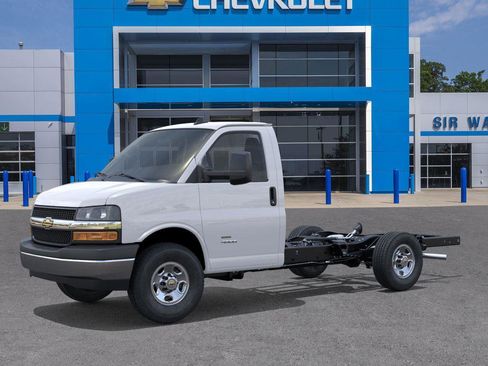 New 2025 Chevrolet Express 3500 w/ Power Convenience Package image 2