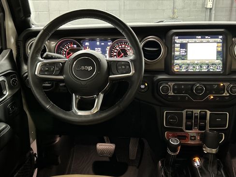 Used 2018 Jeep Wrangler Unlimited Rubicon AWD/4WD image 30