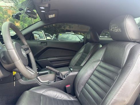 Used 2011 Ford Mustang GT w/ Security Pkg RWD image 9