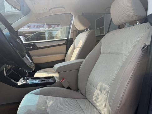 Used 2017 Subaru Outback 2.5i Premium AWD/4WD image 19