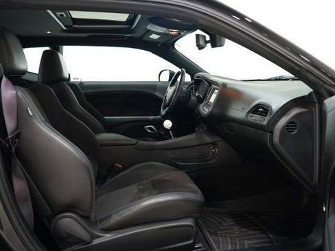 Used 2023 Dodge Challenger R/T w/ Plus Package image 32