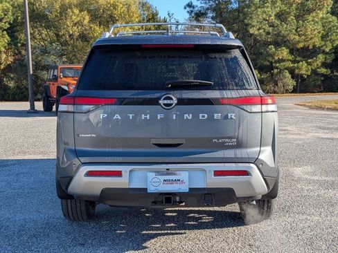 New 2025 Nissan Pathfinder Platinum image 5