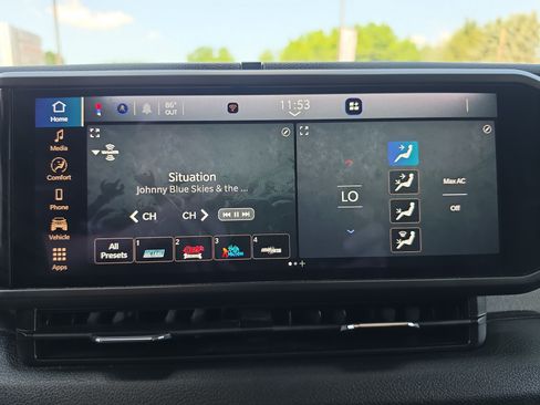 Used 2025 Jeep Wrangler Sport AWD/4WD image 27