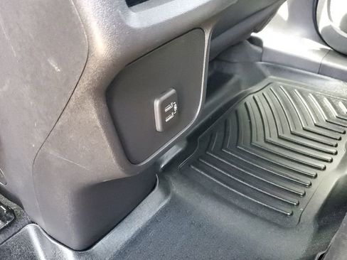 Used 2021 GMC Terrain SLE w/ Driver Convenience Package image 24