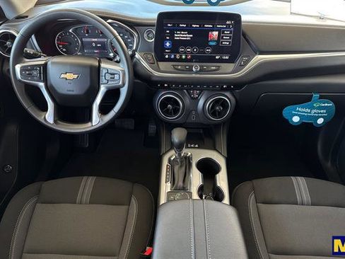 Certified 2025 Chevrolet Blazer LT w/ Convenience Package image 16