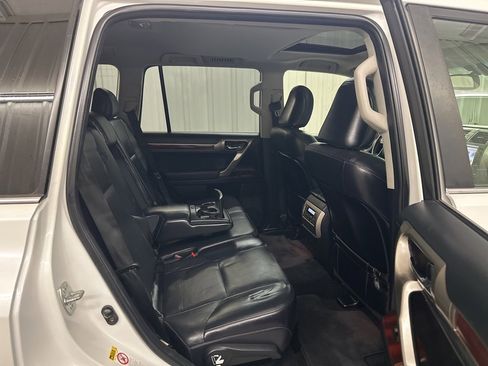 Used 2013 Lexus GX 460 image 37