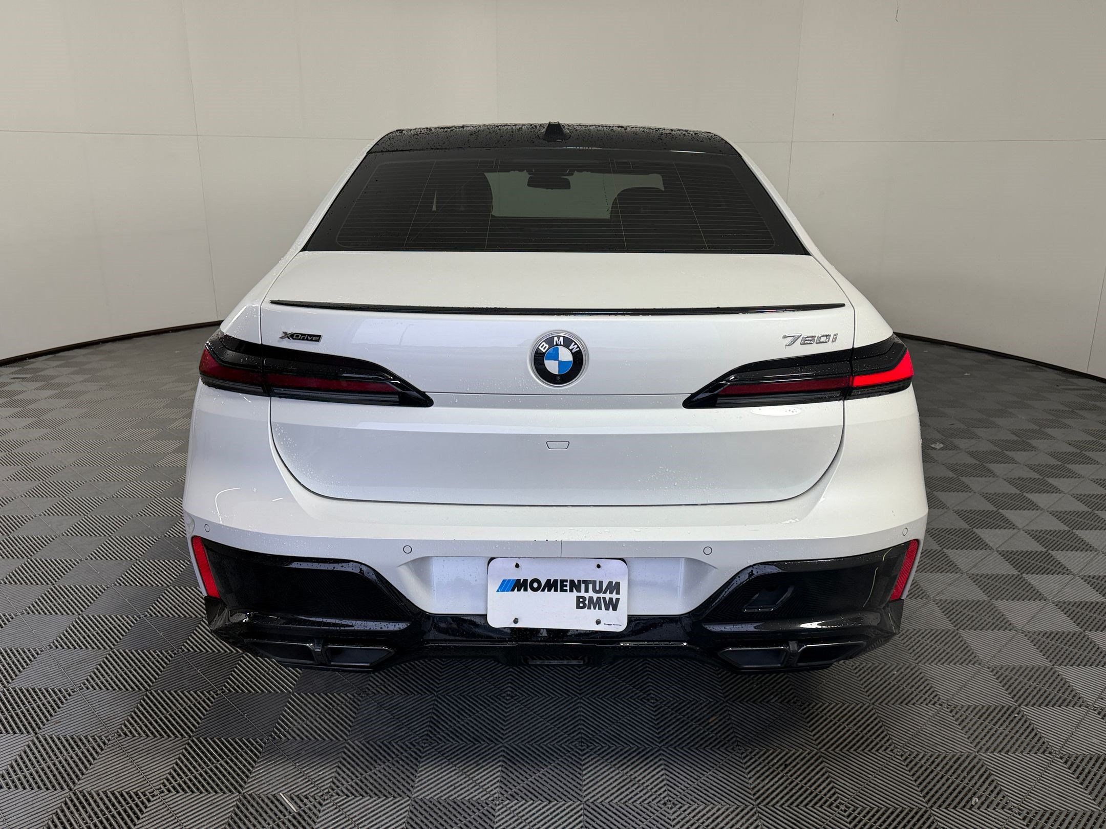 Used 2024 BMW 760i xDrive w/ Executive Package AWD/4WD image 10