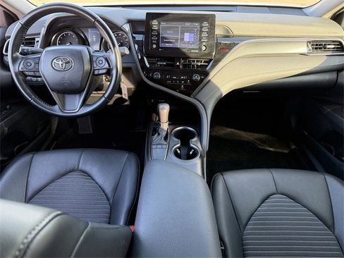 Used 2024 Toyota Camry SE image 11