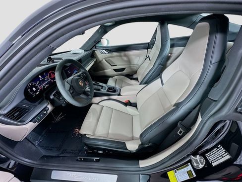 Certified 2026 Porsche 911 Carrera RWD image 5
