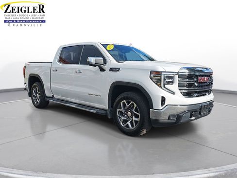 Used 2023 GMC Sierra 1500 SLT w/ SLT Premium Package image 3
