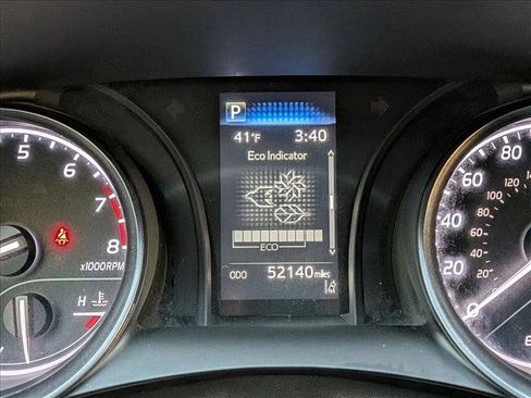 Used 2023 Toyota Camry SE image 11