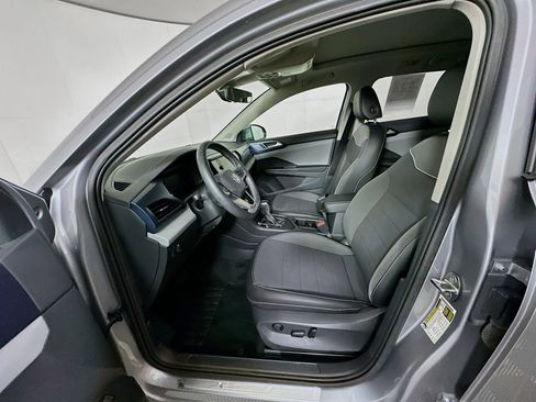 Used 2023 Volkswagen Taos SE w/ Panoramic Sunroof Package image 13