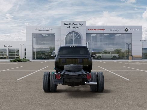 New 2025 RAM 4500 Tradesman AWD/4WD image 7