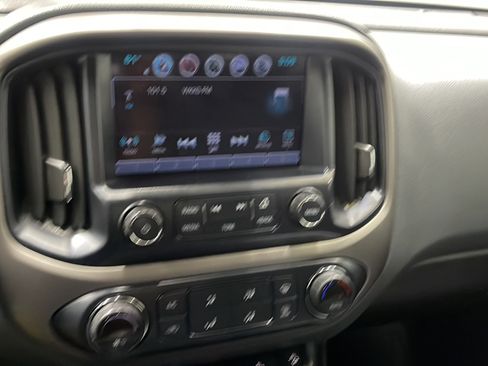 Used 2018 Chevrolet Colorado Z71 AWD/4WD image 8