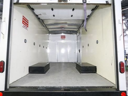 Used 2023 Ford Transit 350 DRW RWD image 10