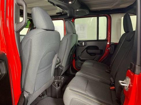 Used 2025 Jeep Wrangler Unlimited Sport AWD/4WD image 6