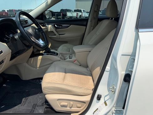 Used 2020 Nissan Rogue SV w/ Premium Package FWD image 28