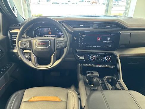 Used 2025 GMC Sierra 1500 AT4 w/ AT4 Premium Package AWD/4WD image 16