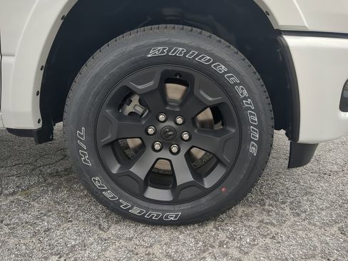 New 2026 RAM 1500 Big Horn w/ Night Edition image 9