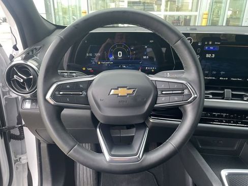 Used 2025 Chevrolet Equinox LT FWD image 19