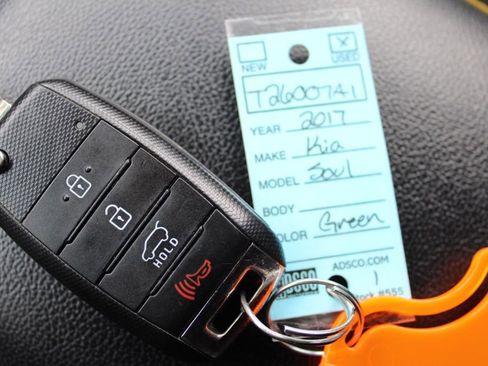Used 2017 Kia Soul + image 28