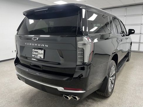 Used 2025 Chevrolet Suburban High Country image 10