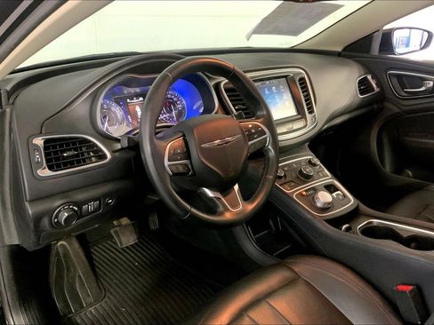 Used 2017 Chrysler 200 Limited Platinum w/ Mopar Interior Package FWD image 14