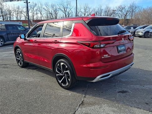 Used 2024 Mitsubishi Outlander SE image 7