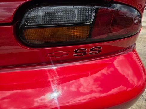 Used 2002 Chevrolet Camaro Z28 w/ SS Performance/Appearance Pkg RWD image 7