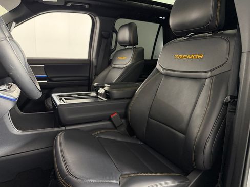 Used 2025 Ford Expedition Tremor AWD/4WD image 22