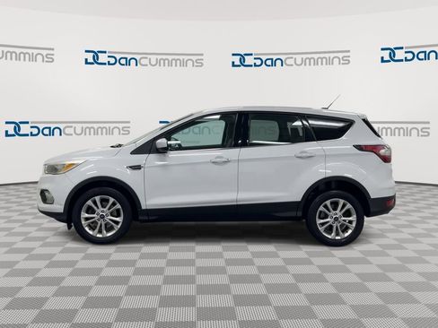Used 2017 Ford Escape SE FWD image 5