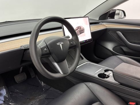 Used 2023 Tesla Model 3 Standard Range image 8