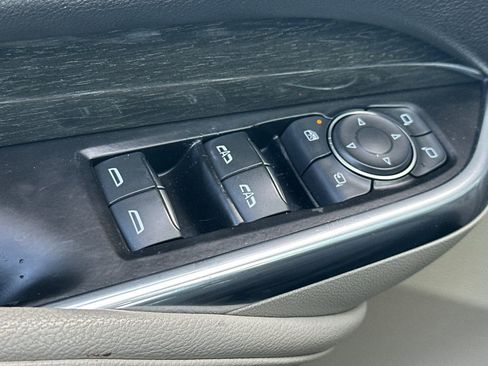 Used 2020 Cadillac XT4 Premium Luxury AWD/4WD image 13