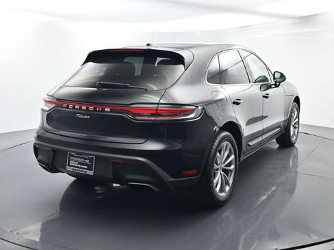 Certified 2025 Porsche Macan image 14